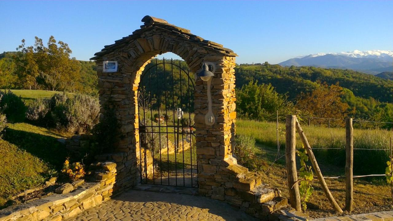 Magiche Langhe Bed & Breakfast Paroldo Exterior foto