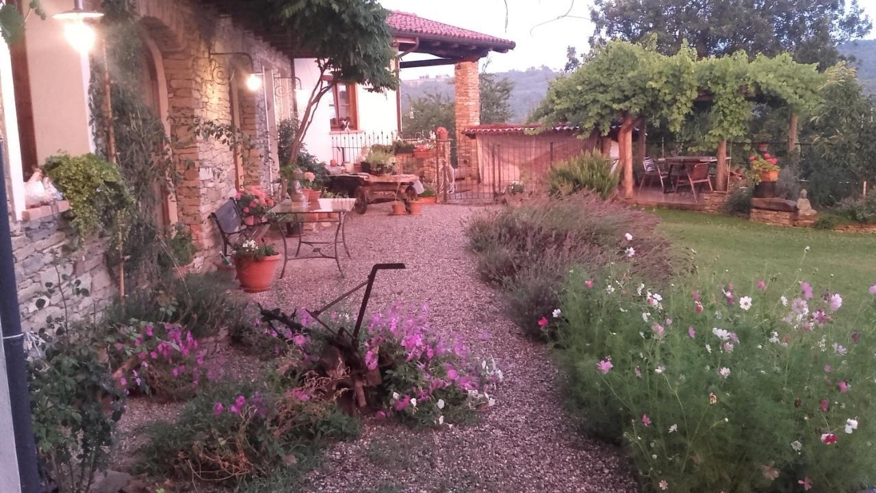 Magiche Langhe Bed & Breakfast Paroldo Exterior foto